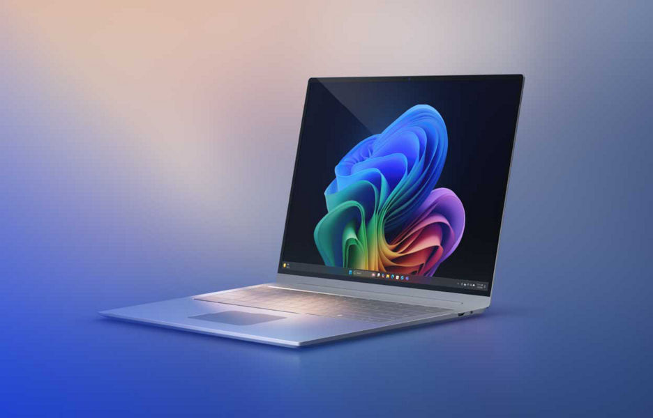 Image of Windows Copilot Bloom in the colour Silver